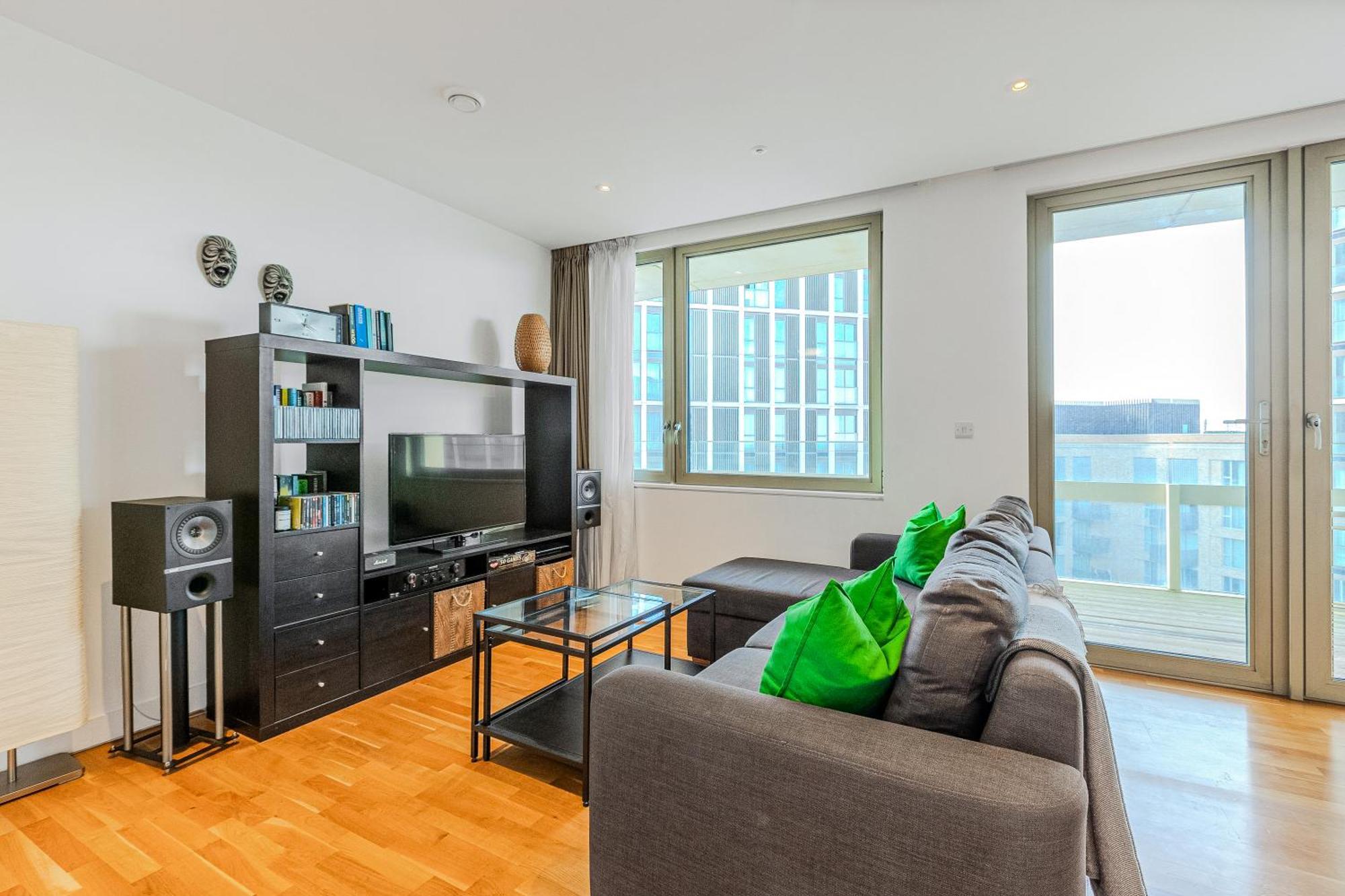 Appartamento New Listing! 2br With Balcony In Stratford, 3min Dlr