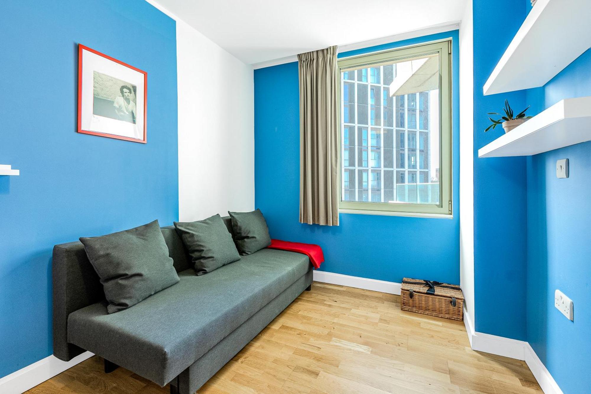 New Listing! 2br With Balcony In Stratford, 3min Dlr Appartamento Londra