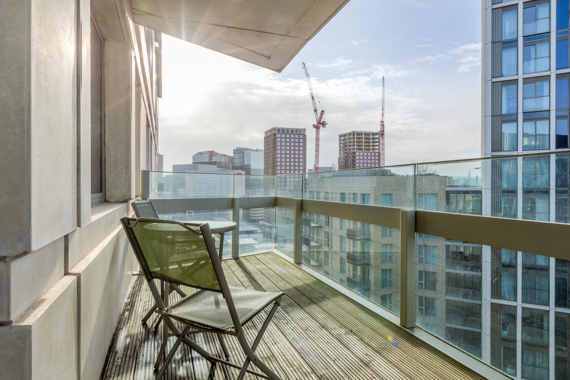 New Listing! 2br With Balcony In Stratford, 3min Dlr